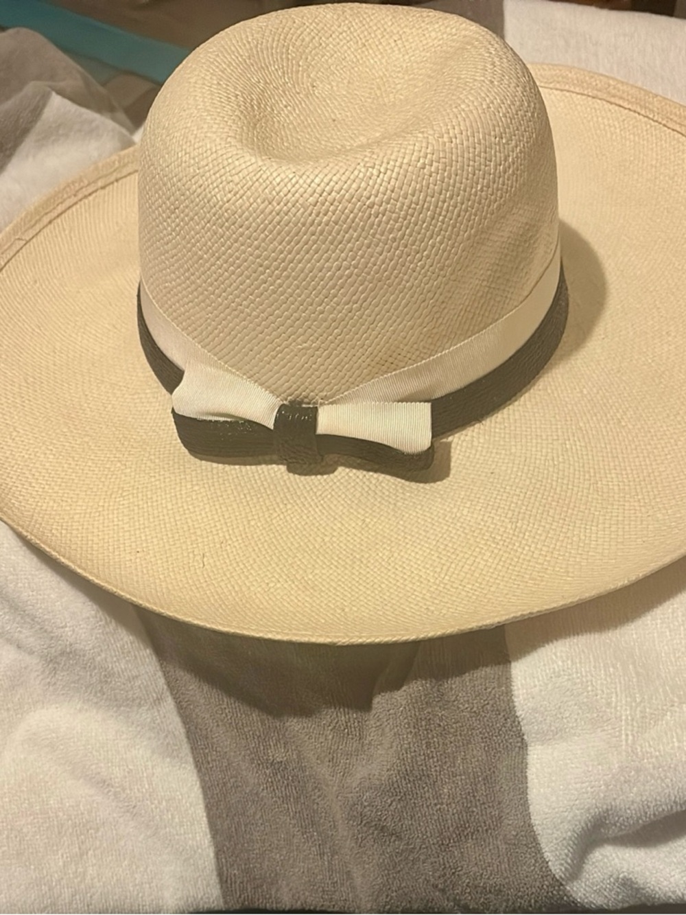 Women’s Wide-Brim Straw Fedora Hat with Contrast Band - Cream